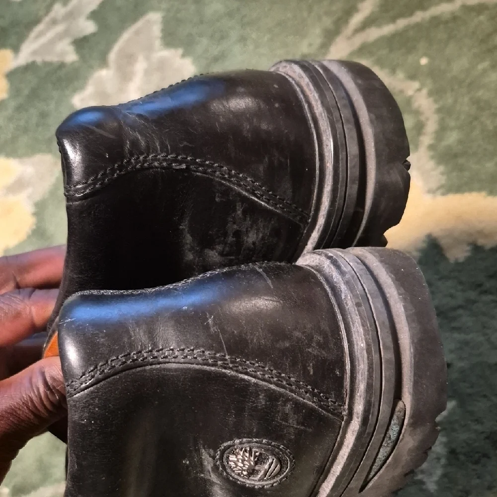 Timberland Black Leather Chukka Boots with Tan Lining